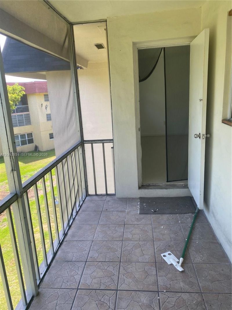 1550 NE 191st St , Unit 309, Miami, FL 33179 Photo