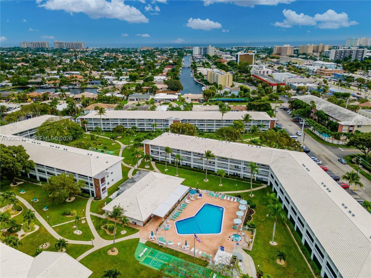 2455 NE 51st St, Unit E114, Fort Lauderdale, FL 33308 Photo