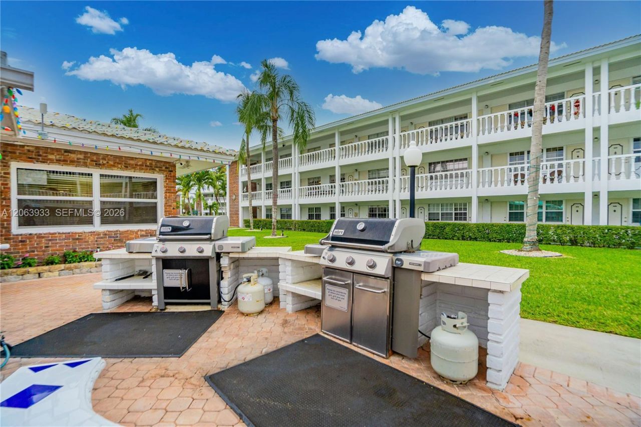 2455 NE 51st St, Unit E114, Fort Lauderdale, FL 33308 Photo