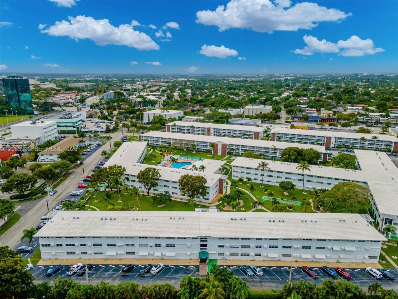 2455 NE 51st St, Unit E114, Fort Lauderdale, FL 33308 Photo