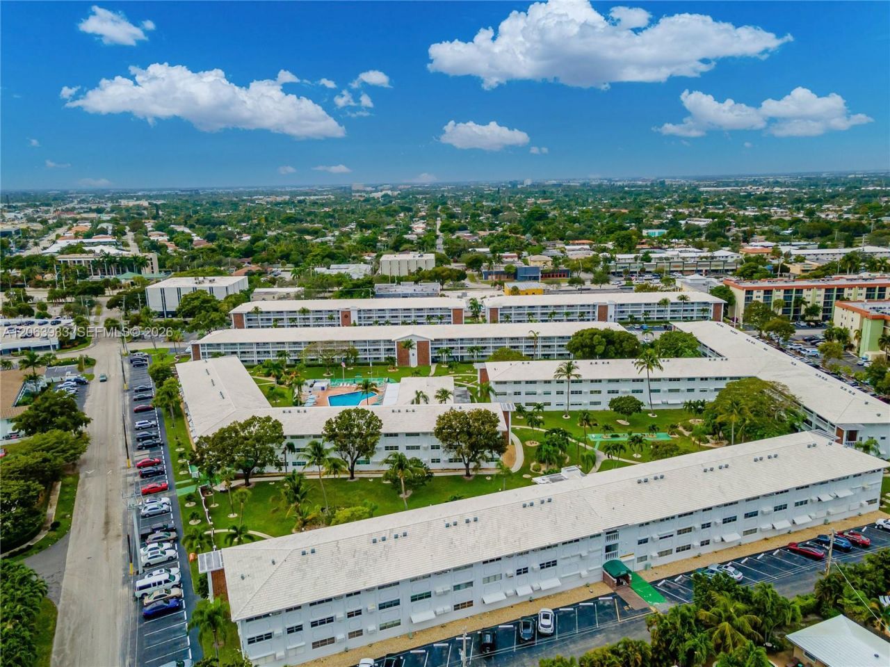 2455 NE 51st St, Unit E114, Fort Lauderdale, FL 33308 Photo