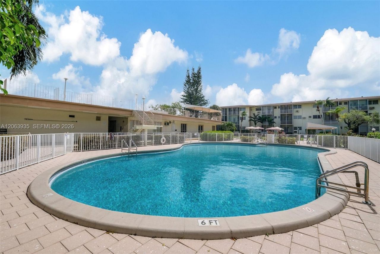 16901 NE 13th Ave , Unit 110, Miami, FL 33162 Photo