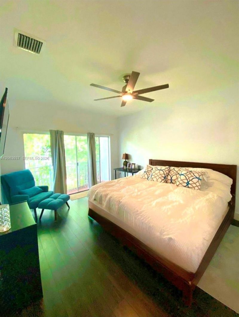 2732 SW 26th St, Unit 2732, Miami, FL 33133 Photo