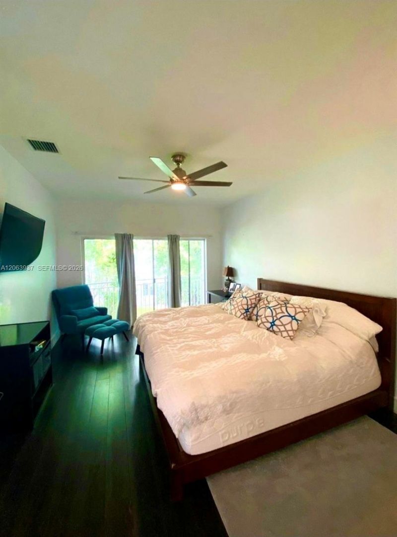 2732 SW 26th St, Unit 2732, Miami, FL 33133 Photo