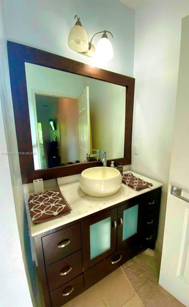 2732 SW 26th St, Unit 2732, Miami, FL 33133 Photo
