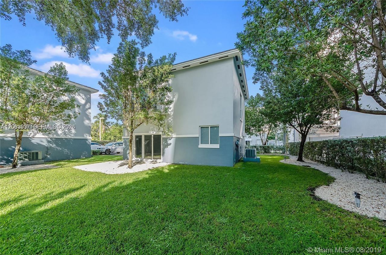 2732 SW 26th St, Unit 2732, Miami, FL 33133 Photo