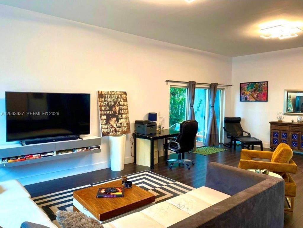 2732 SW 26th St, Unit 2732, Miami, FL 33133 Photo