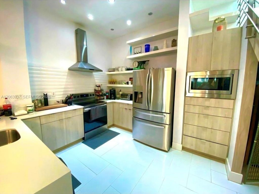 2732 SW 26th St, Unit 2732, Miami, FL 33133 Photo