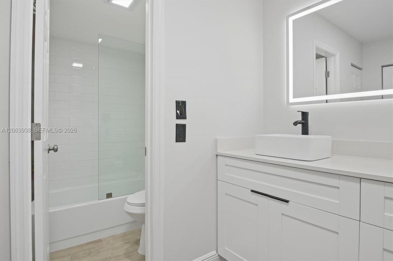20225 NE 34th Ct , Unit 1014, Aventura, FL 33180 Photo