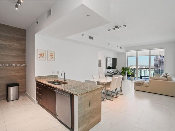 950 Brickell Bay Dr, Unit 4101, Miami, FL 33131