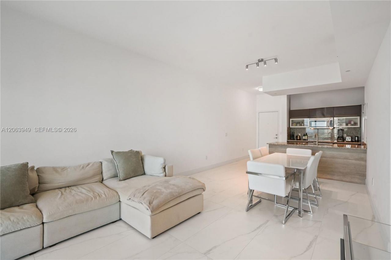 950 Brickell Bay Dr, Unit 4101, Miami, FL 33131 Photo