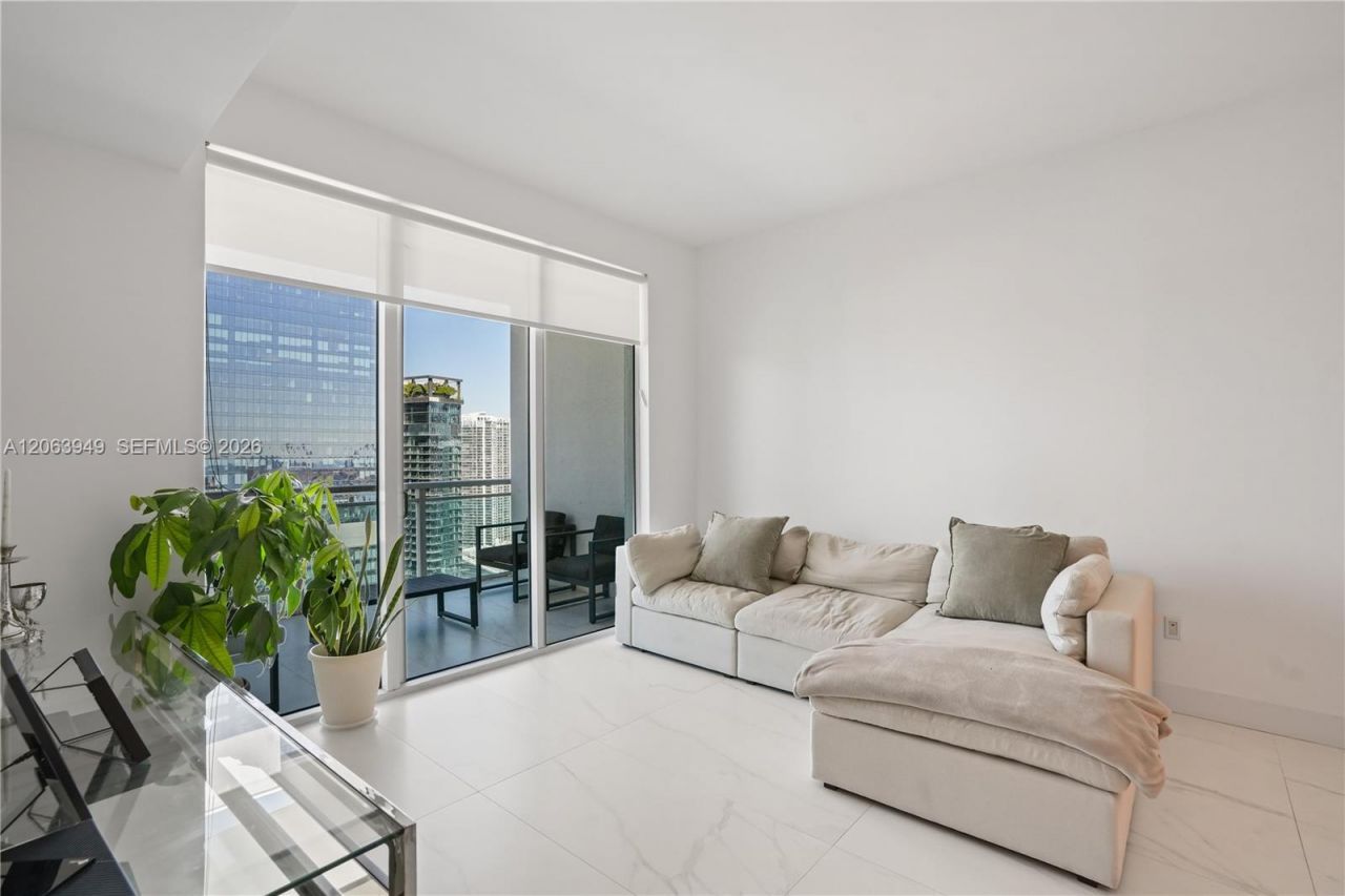 950 Brickell Bay Dr, Unit 4101, Miami, FL 33131 Photo