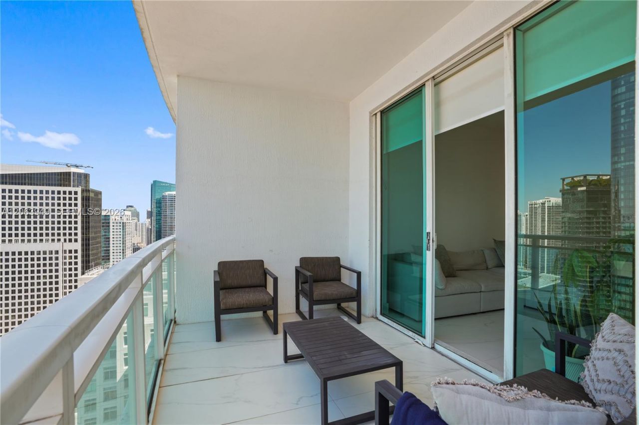 950 Brickell Bay Dr, Unit 4101, Miami, FL 33131 Photo