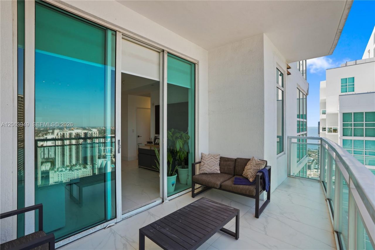 950 Brickell Bay Dr, Unit 4101, Miami, FL 33131 Photo