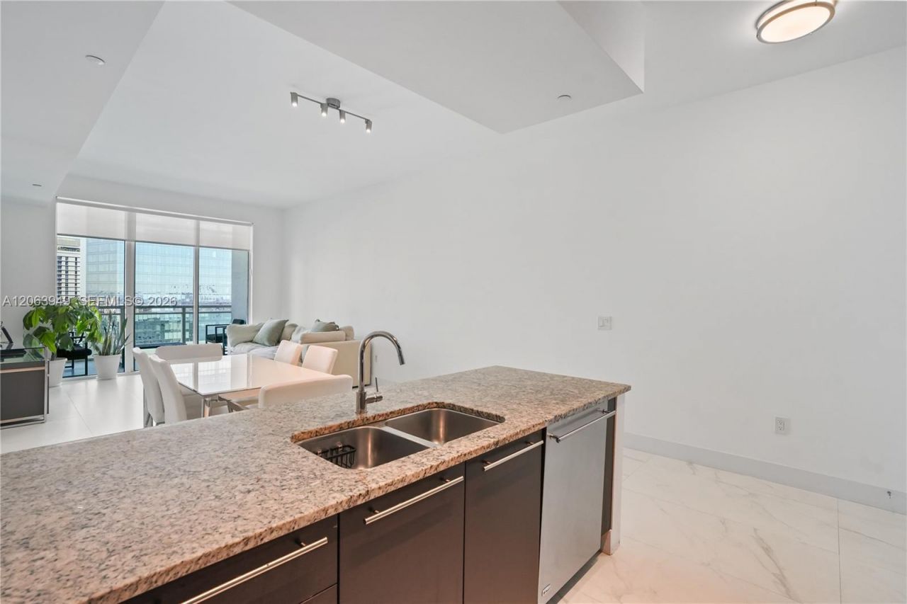 950 Brickell Bay Dr, Unit 4101, Miami, FL 33131 Photo