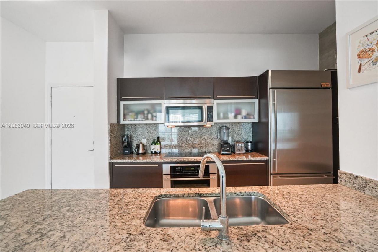 950 Brickell Bay Dr, Unit 4101, Miami, FL 33131 Photo