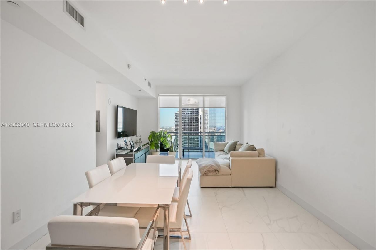 950 Brickell Bay Dr, Unit 4101, Miami, FL 33131 Photo