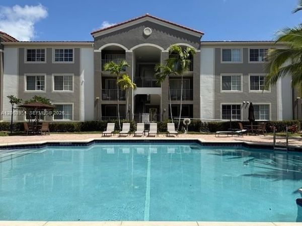 6831 SW 44th St, Unit 203, Miami, FL 33155