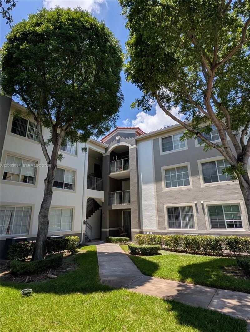 6831 SW 44th St, Unit 203, Miami, FL 33155 Photo