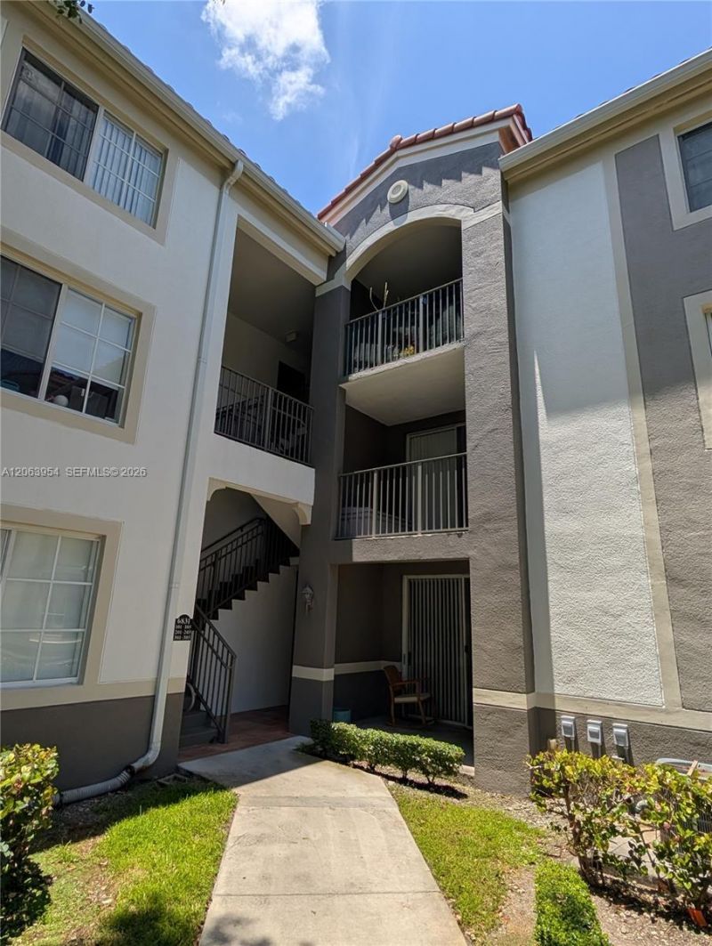 6831 SW 44th St, Unit 203, Miami, FL 33155 Photo