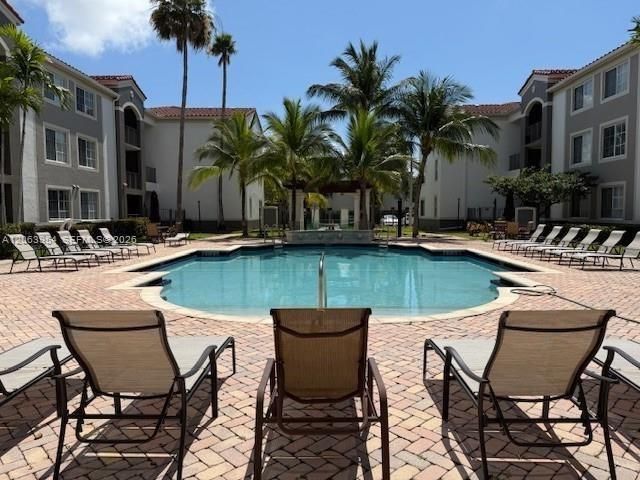6831 SW 44th St, Unit 203, Miami, FL 33155 Photo