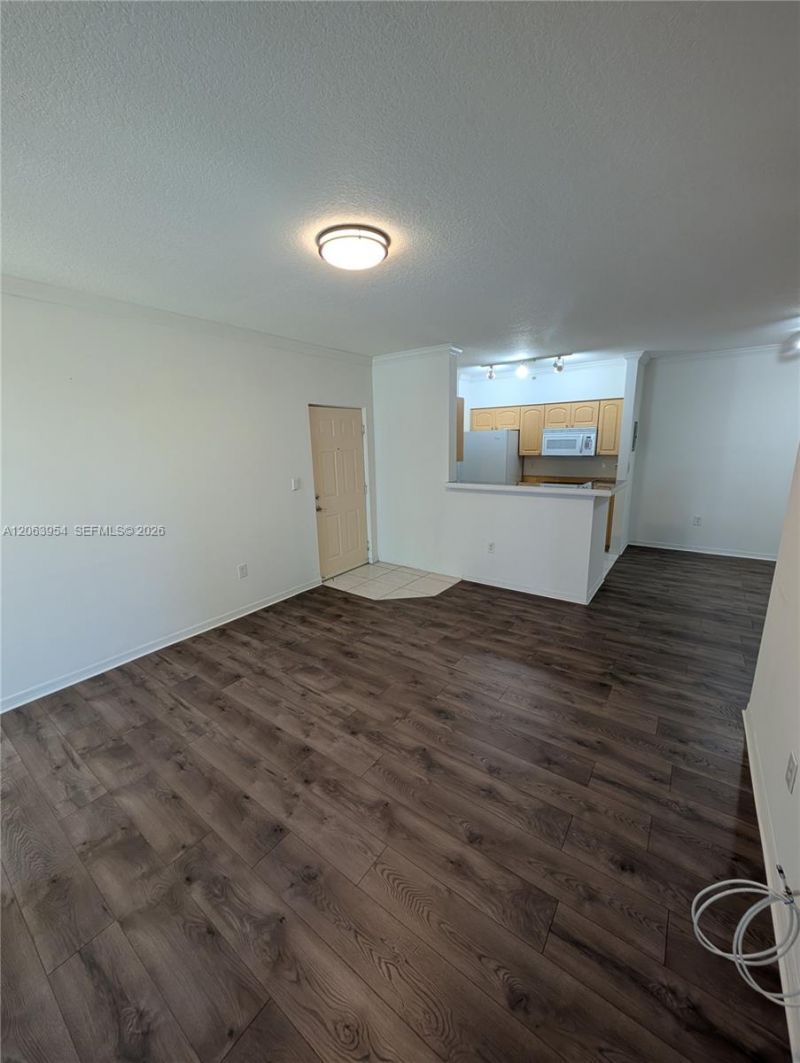 6831 SW 44th St, Unit 203, Miami, FL 33155 Photo