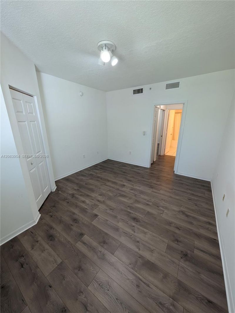 6831 SW 44th St, Unit 203, Miami, FL 33155 Photo