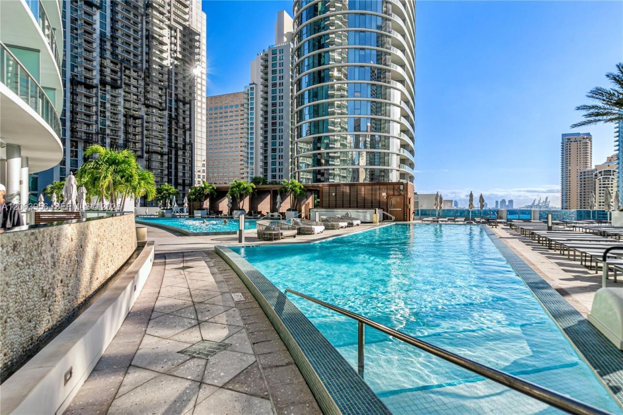 200 Biscayne Boulevard Way, Unit 503, Miami, FL 33131 Photo