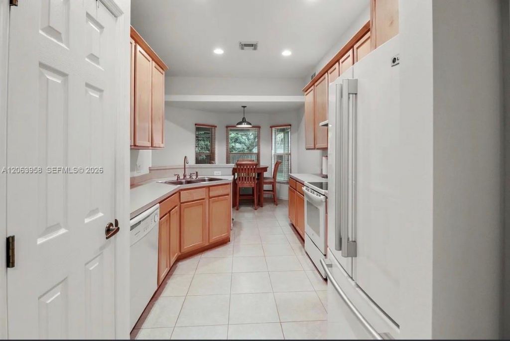 679 SW Post Terrace , Unit 1, Port Saint Lucie, FL 34953 Photo