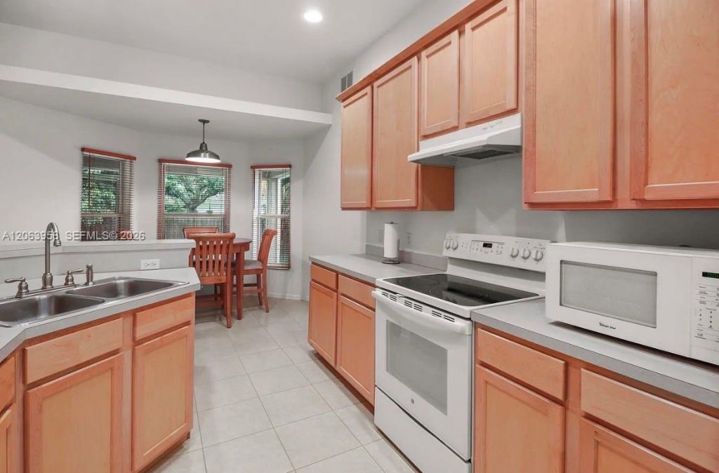 679 SW Post Terrace , Unit 1, Port Saint Lucie, FL 34953 Photo