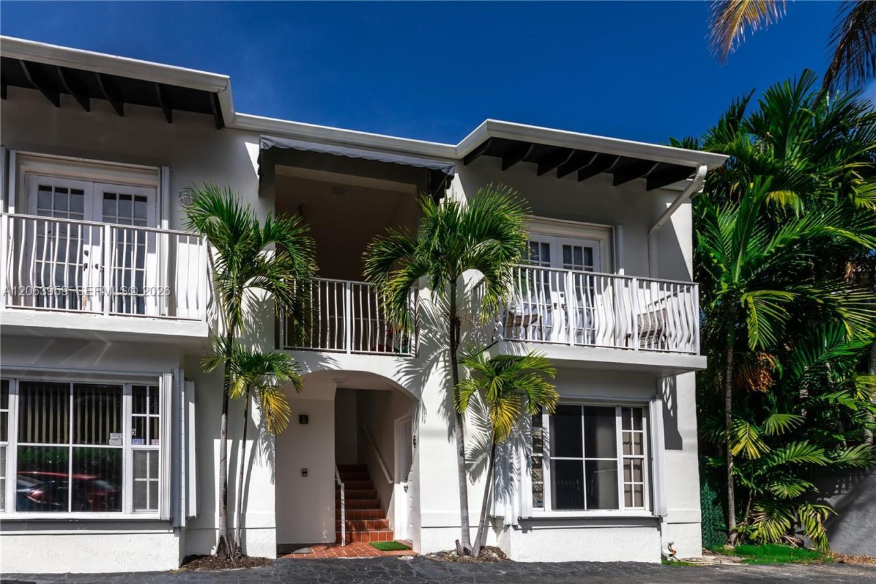 3007 Bird Ave, Unit 11, Coconut Grove, FL 33133 Photo