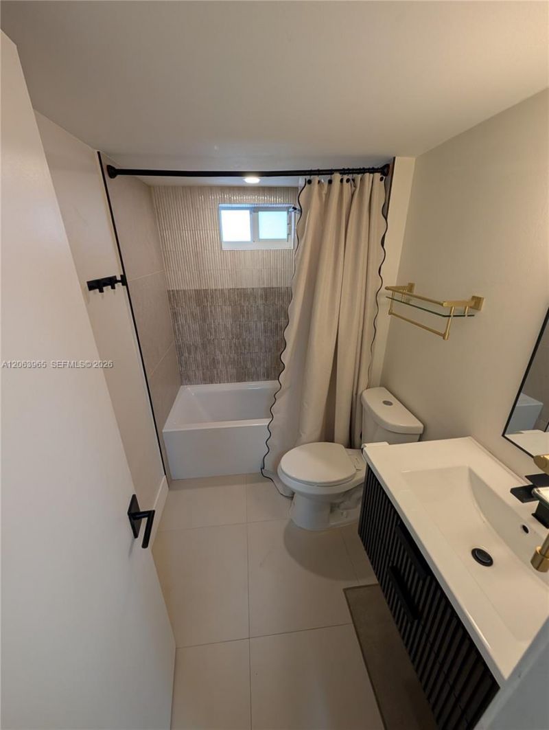 1666 West Ave , Unit 305, Miami Beach, FL 33139 Photo
