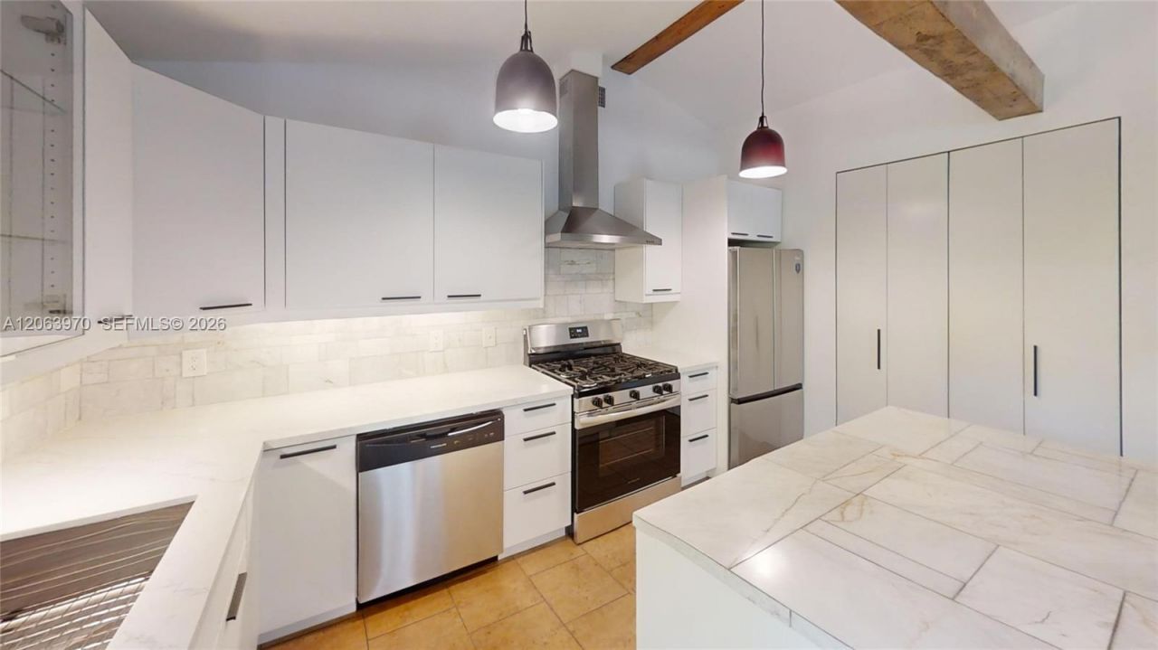 1112 NE 111th St, Miami, FL 33161 Photo