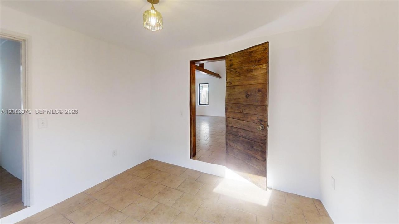 1112 NE 111th St, Miami, FL 33161 Photo
