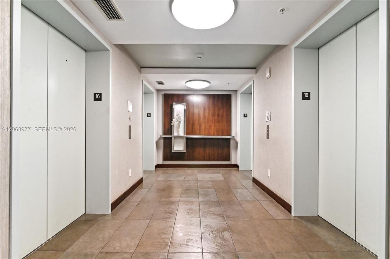 60 SW 13th St , Unit 1619, Miami, FL 33130 Photo