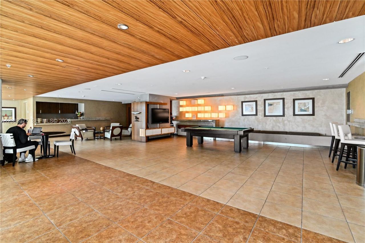 60 SW 13th St , Unit 1619, Miami, FL 33130 Photo