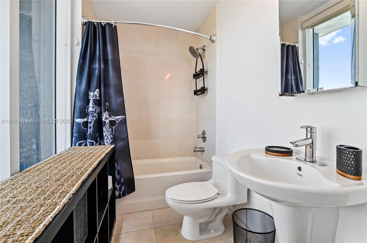 60 SW 13th St , Unit 1619, Miami, FL 33130 Photo