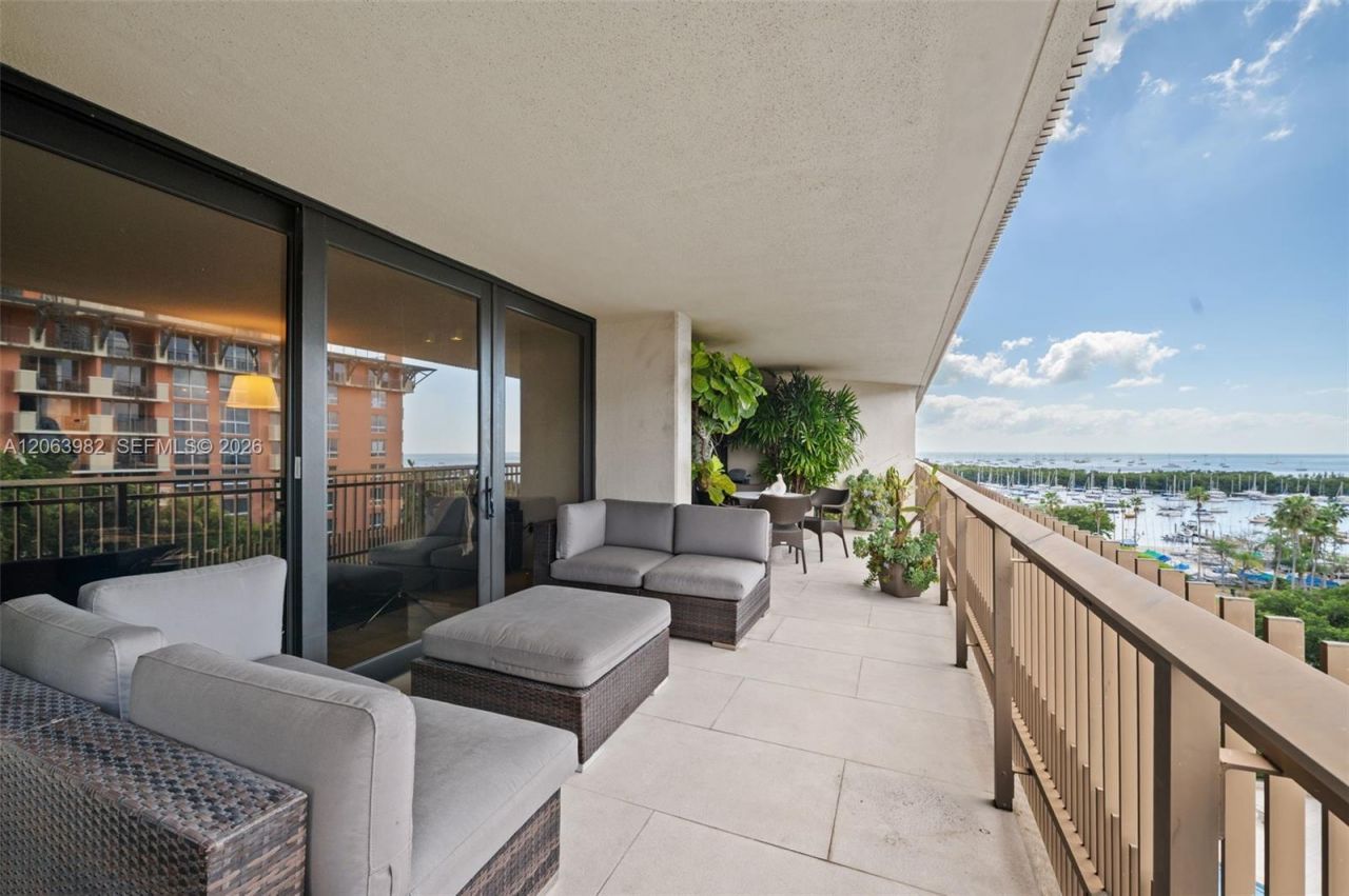 2901 S Bayshore Dr , Unit 8E, Coconut Grove, FL 33133 Photo