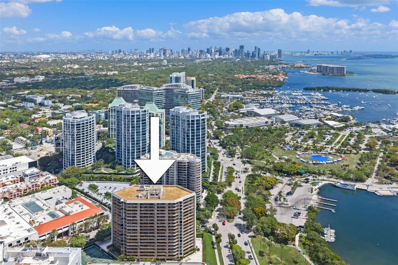 2901 S Bayshore Dr , Unit 8E, Coconut Grove, FL 33133 Photo