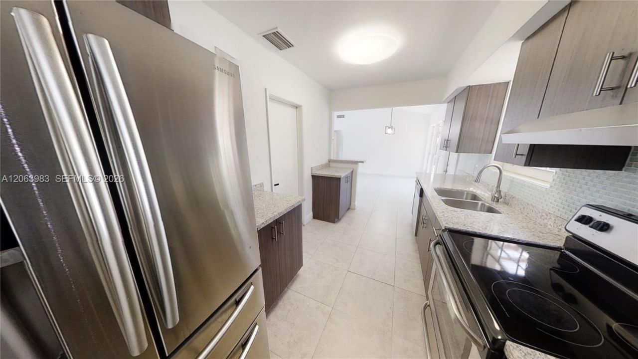 490 NW 90th St , Unit ., El Portal, FL 33150 Photo