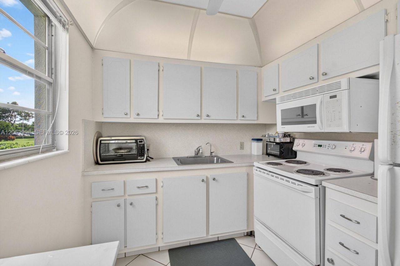 14 Preston , Unit A, Boca Raton, FL 33434 Photo