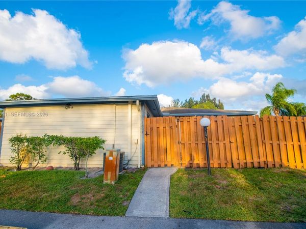1804 My Pl , West Palm Beach, FL 33417