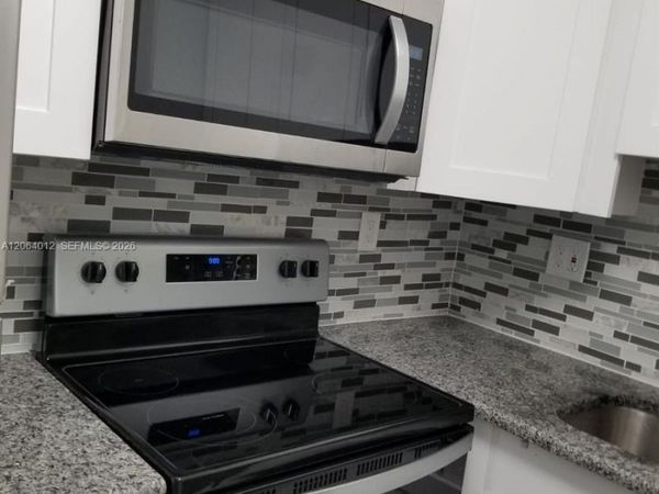 2990 NE 16th Ave , Unit 105, Oakland Park, FL 33334