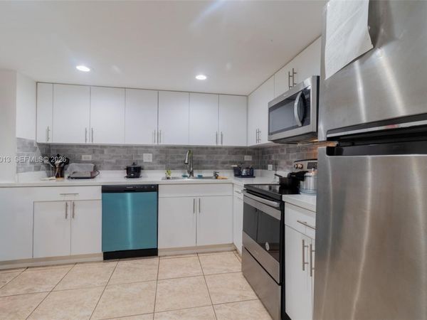 251 174th St, Unit 808, Sunny Isles Beach, FL 33160