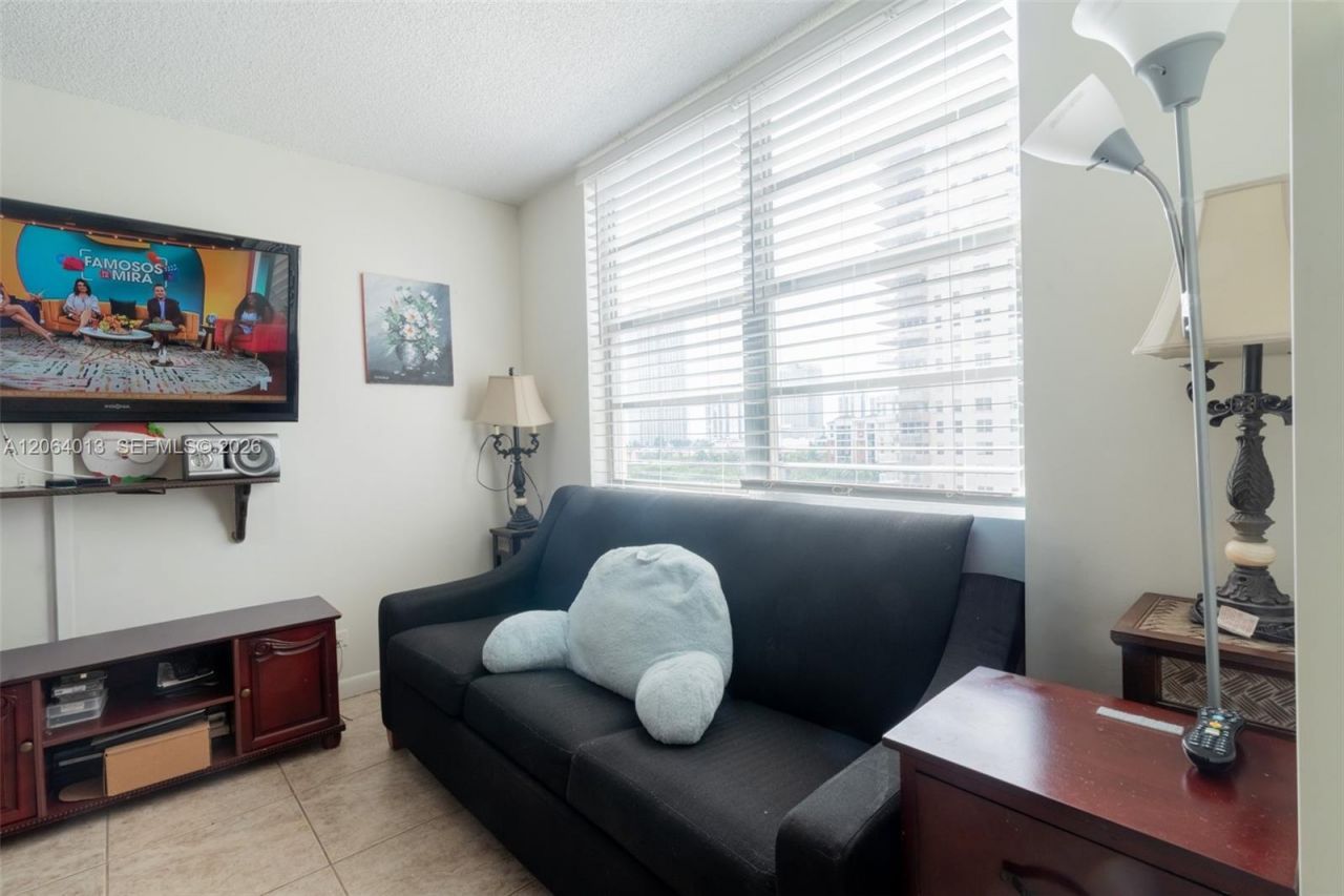 251 174th St, Unit 808, Sunny Isles Beach, FL 33160 Photo