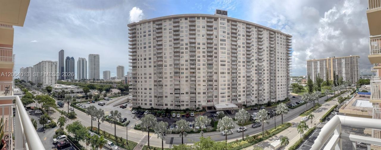 251 174th St, Unit 808, Sunny Isles Beach, FL 33160 Photo
