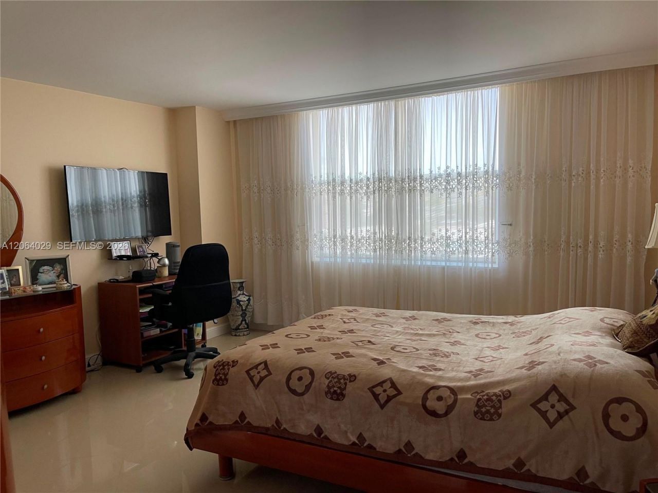 1865 S Ocean Dr, Unit 3L, Hallandale Beach, FL 33009 Photo