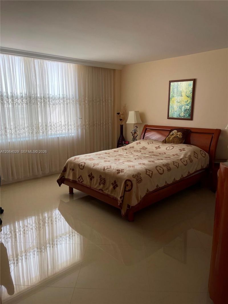 1865 S Ocean Dr, Unit 3L, Hallandale Beach, FL 33009 Photo