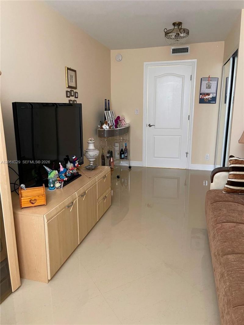 1865 S Ocean Dr, Unit 3L, Hallandale Beach, FL 33009 Photo