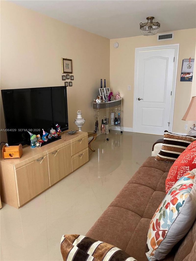 1865 S Ocean Dr, Unit 3L, Hallandale Beach, FL 33009 Photo